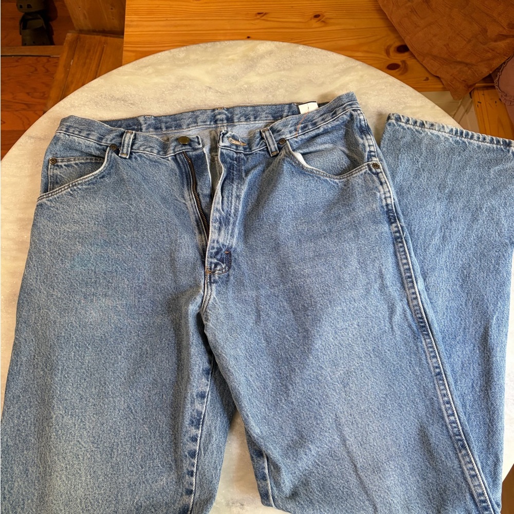 Wrangler Men's Light Blue Relaxed Jeans